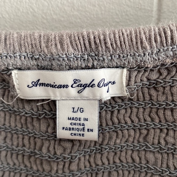 American Eagle size L grey tank top with beautiful detailing - Picture 3 of 8